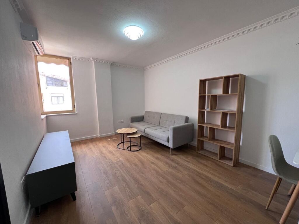 Okazion Shitet Apartament ne Golem 30 M nga Deti