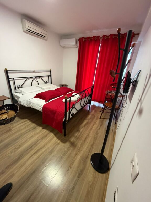HOTEL FOR RENT 3 FLOORS ELBASANIT STREET 360,000 LEKE FH-78609