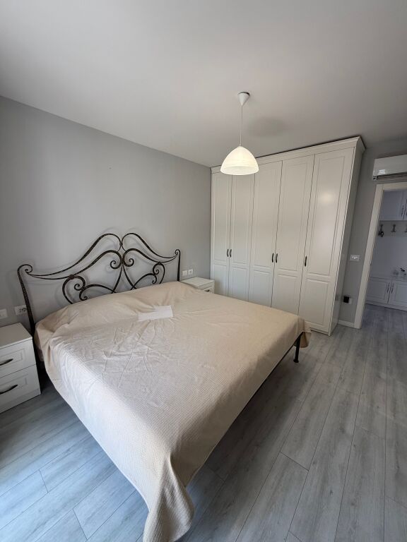 Prane Pazarit Te Ri, Shitet Apartament 1+1 I Sapo Investuar!