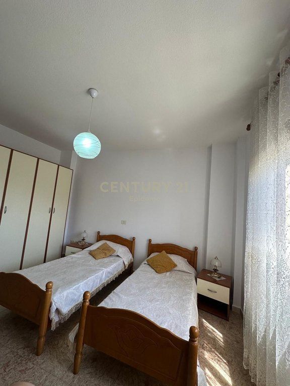Apartament 2+1+2 Me Qira te Tregu fruta perimeve, Durrës - 450€ | 138 m²