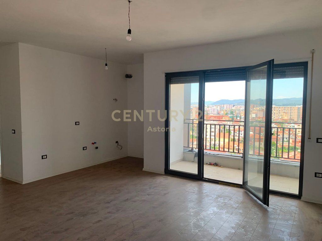 Apartment 2+1+2 completely new for sale on New Boulevard
