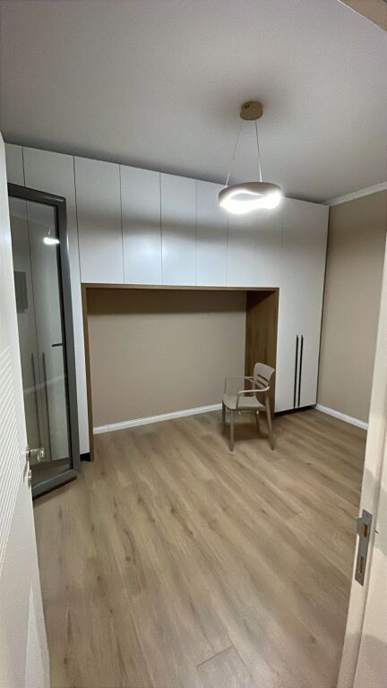 Apartament 1+1 per qira tek Rruga e Kosovareve!