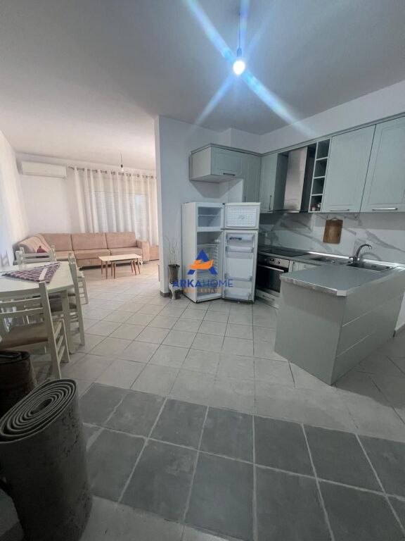 JEPET APARTMENT ME QERA 2+1+BALLKON "YZBERISHT" 40.000 LEKE