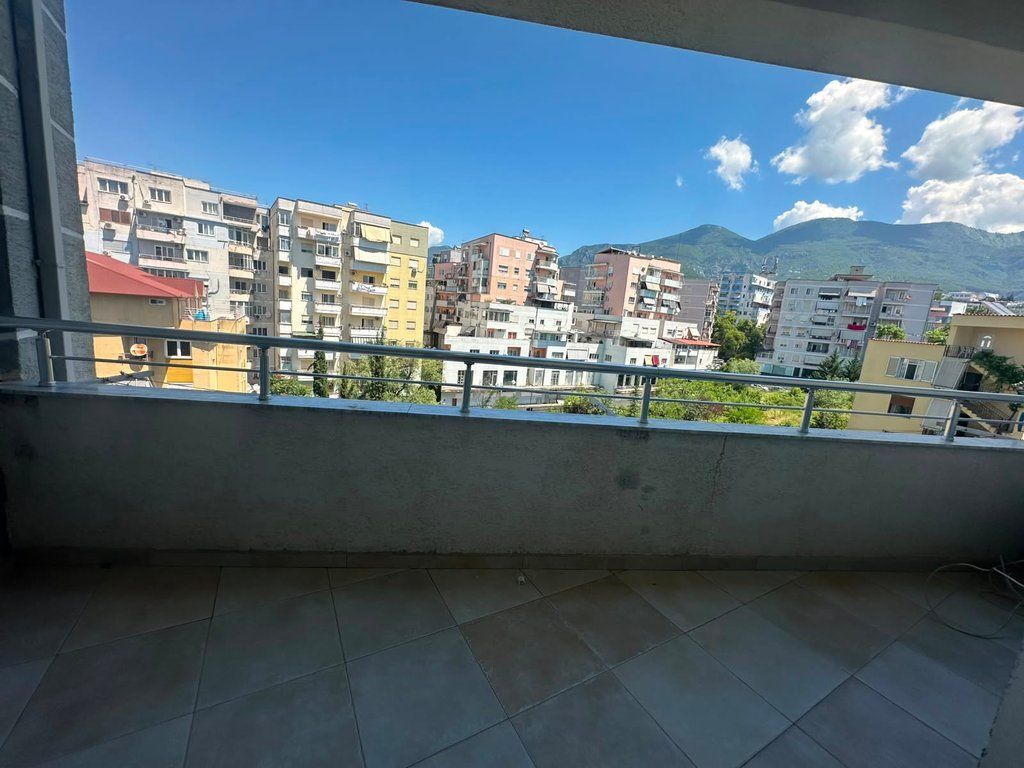 For rent 2+1 apartment at Rrethi i Freskut