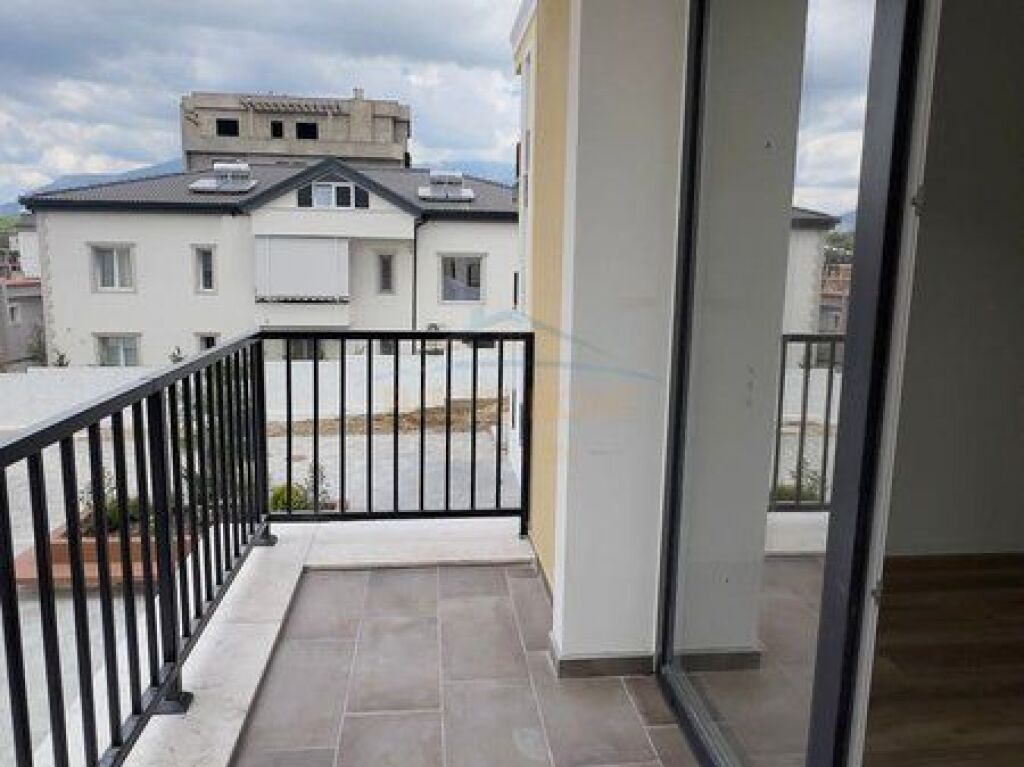 Shitet, Apartament 1+1, Sauk.