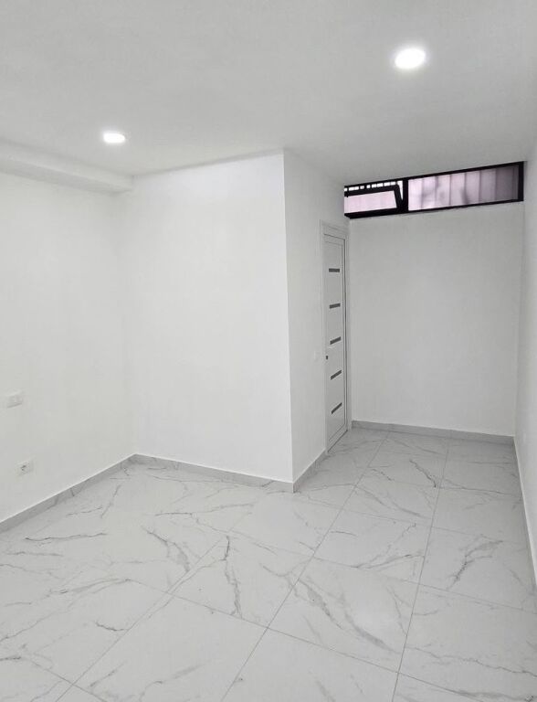 🏪 FOR SALE 70,000€ – SHOP NEAR THE PARIS MUNICIPALITY 🏪🔥