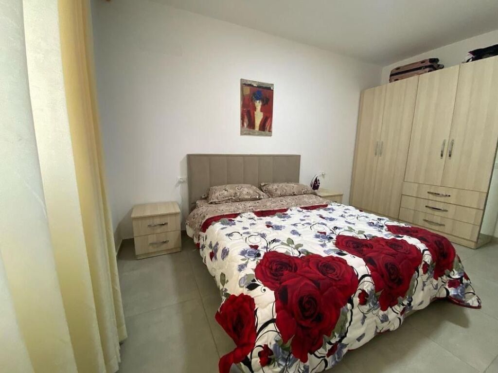 1+1, villa L 2.500 euro, con parcheggio
