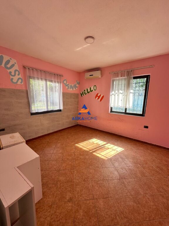 SI AFFITTO EDIFICIO DI 4 PIANI IN "RRUGA ELBASANIT" 50.000 LEKE