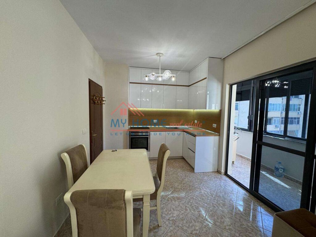 Appartamento 1+1 in affitto vicino a Square 21 a Tirana