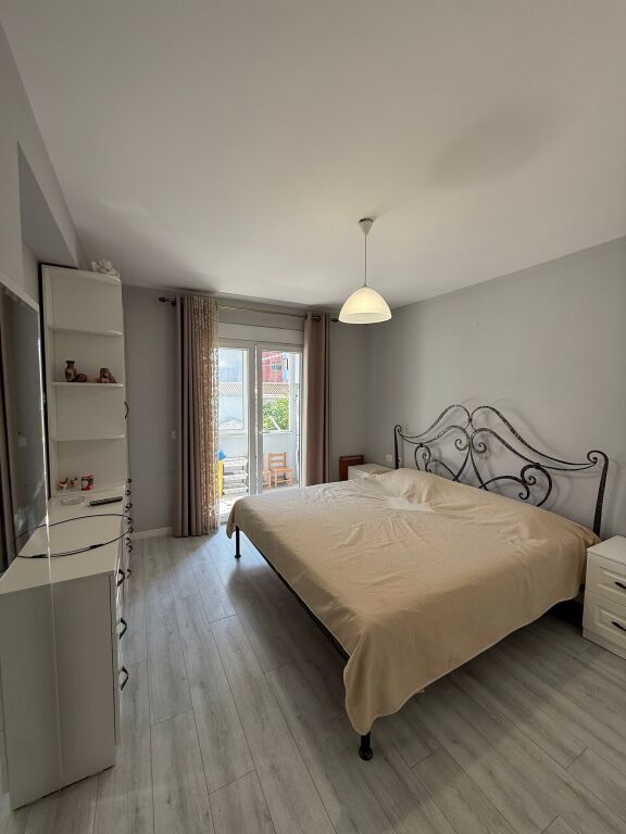 Prane Pazarit Te Ri, Shitet Apartament 1+1 I Sapo Investuar!