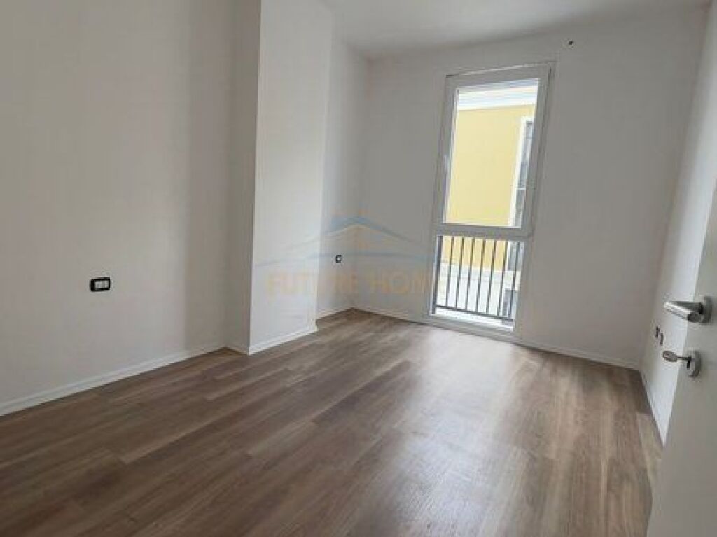 Shitet, Apartament 1+1, Sauk.