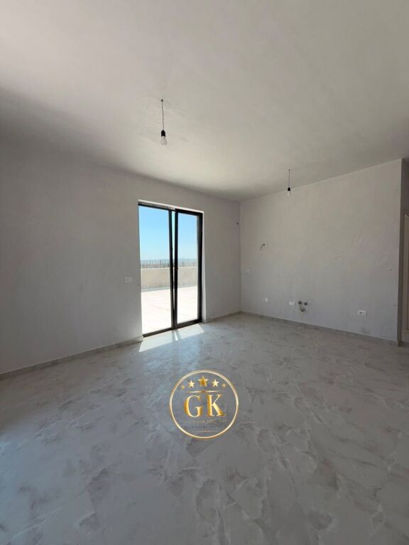 SHITET PENTHOUSE + POST PARKIMI 📍MALI I ROBIT