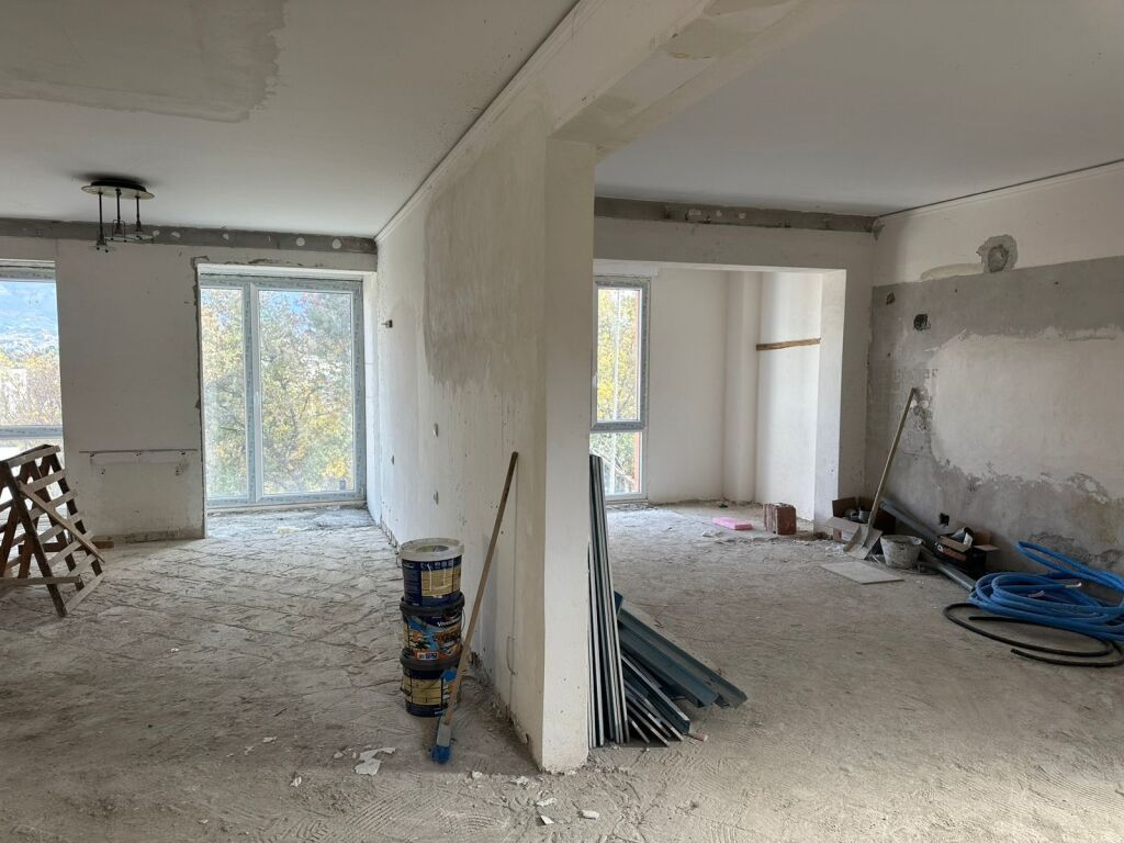 5-storey building for rent near Kodra e Diellit