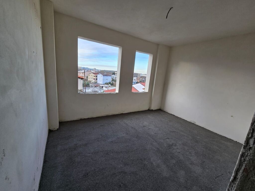 SHITET APARTAMENT 2+1 NE ZONEN E PLAZHIT, DURRES