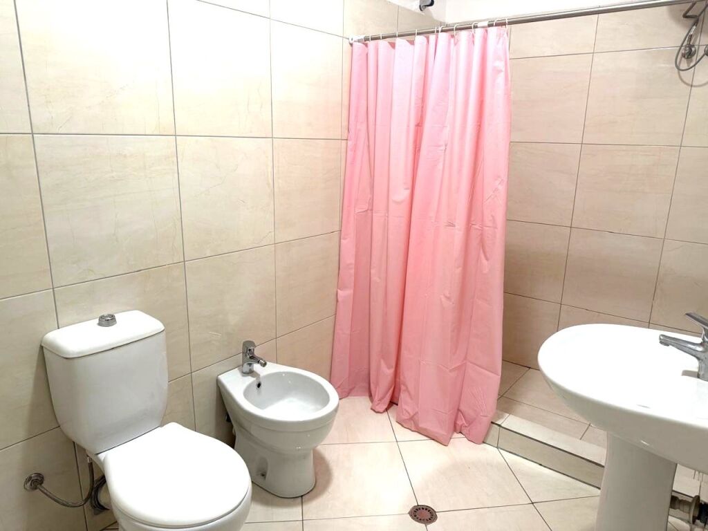 Apartament 1+1 per qera ne Astir Fabrika e Miellit !