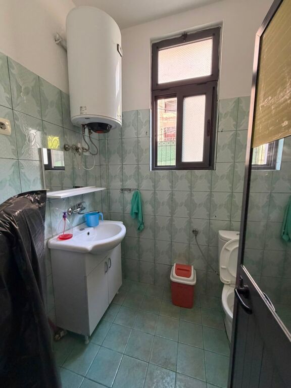 Qera | Ambjent Biznesi | Allias | 700 €/muaj