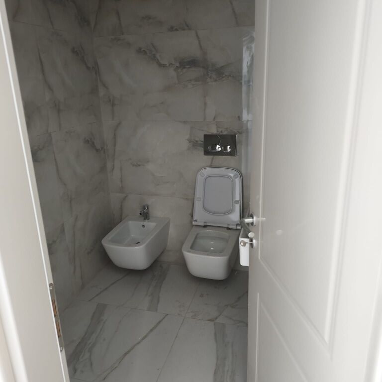 🏡 Shitet Apartament 1+1 – Pranë Bulevardit të Ri, Rruga Jordan Misja