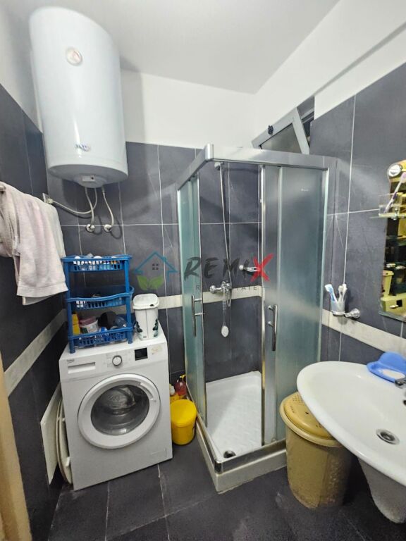 🏡 SHITET APARTAMENT 1+1 – PLAZH, PRANË HOTEL PALACE, DURRËS