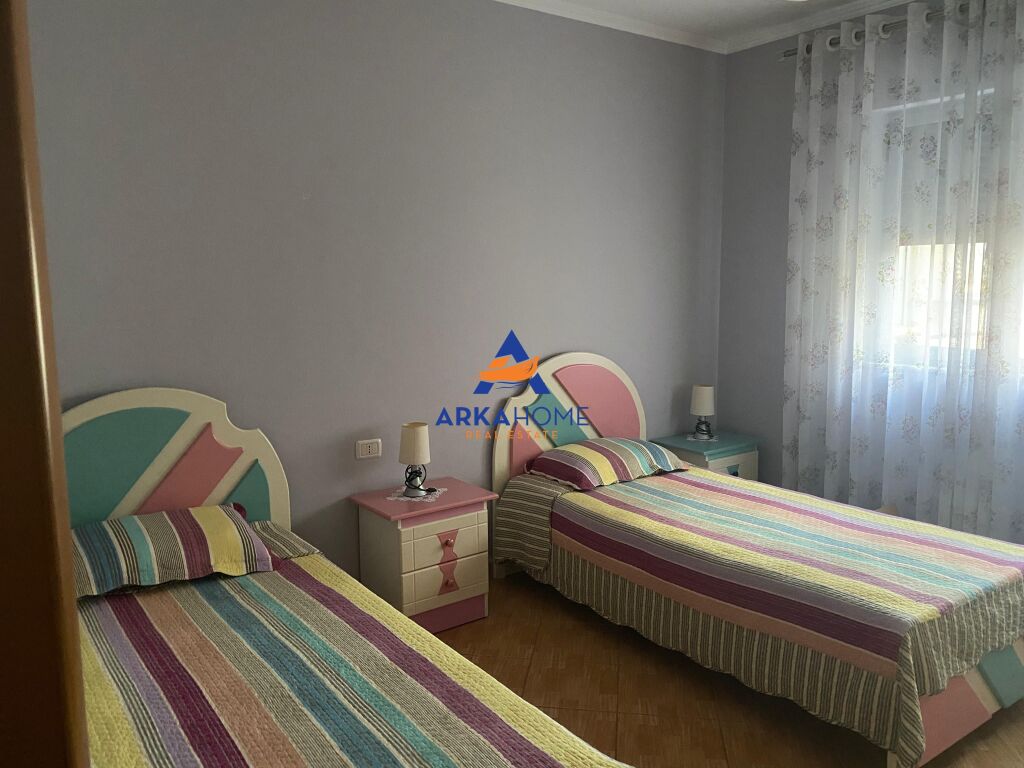APPARTAMENTO IN AFFITTO 2+1+BALCONE "VICINO AL DISTRIBUTORE KASTRATI, PRESSO IL PALAZZO CON LE FRECCE" 65.000 LEKE