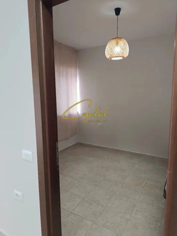 UFFICIO IN AFFITTO 50 M2 EX CAMPO DI AVIAZIONE 40.000 LEKE