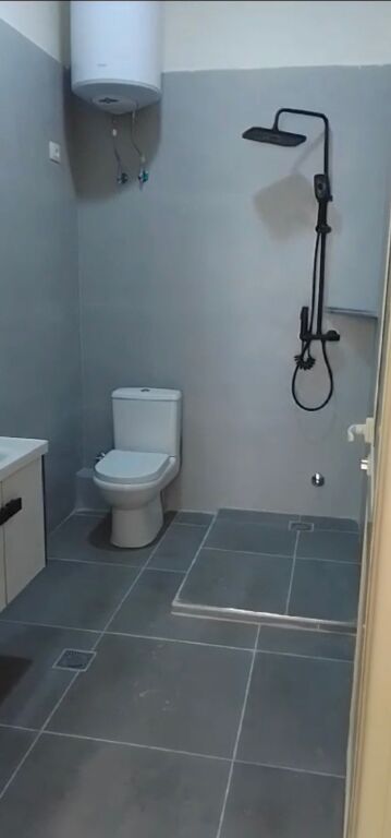 JEPET ME QERA: APARTAMENT 1+1 (PAS FABRIKËS SË MIELLIT)