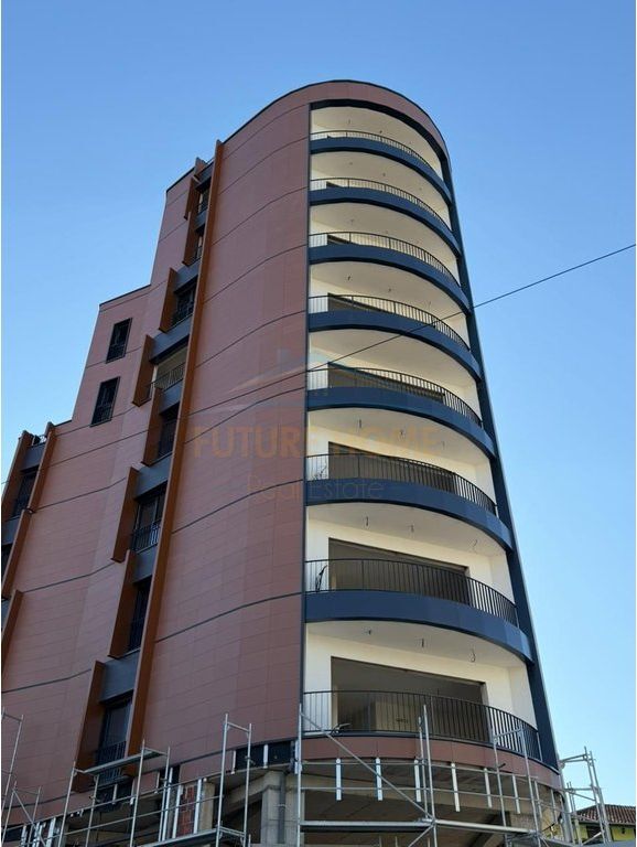 In vendita, Appartamento 1+1, presso il Complesso Grand, Tirana. 128.400 €
