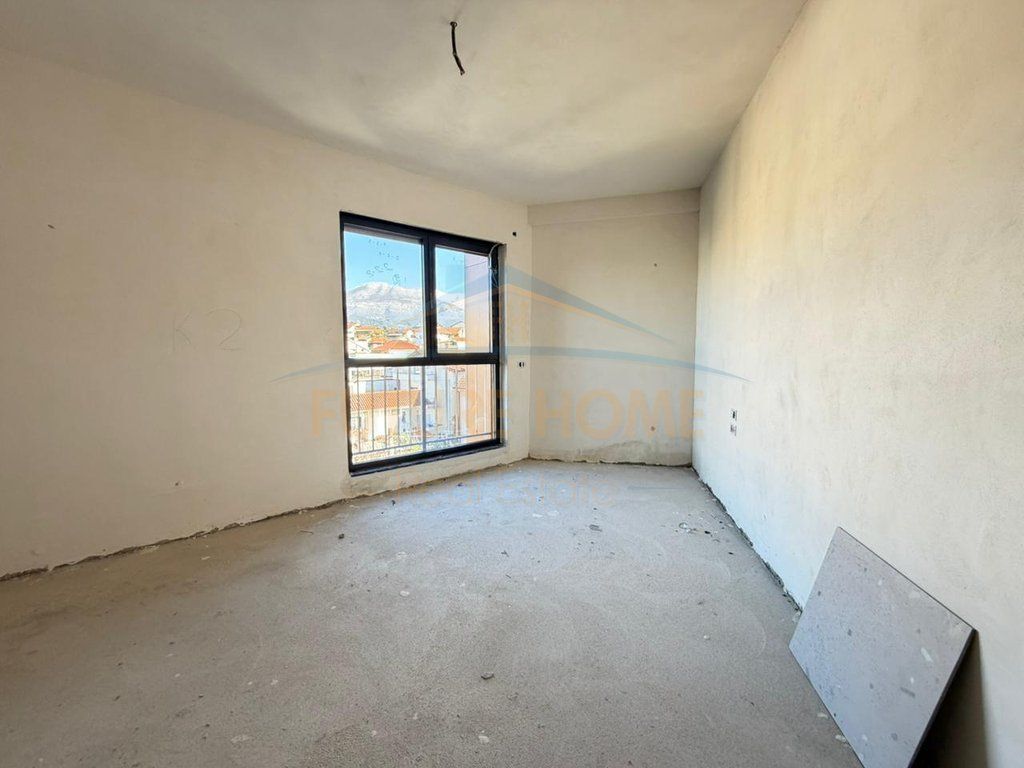 In vendita, Appartamento 1+1, presso il Complesso Grand, Tirana. 128.400 €