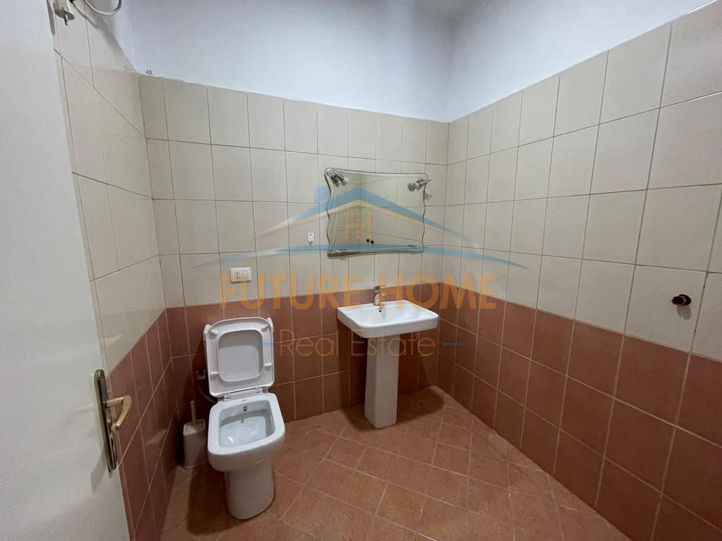 Shitet, Apartament 2+1+2, Kodra Diellit, Tiranë