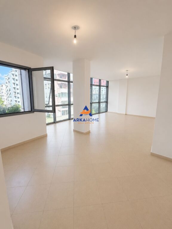 SHITET APARTAMENT 1+1+BALLKON "21 DHJETORI" 320000 EURO