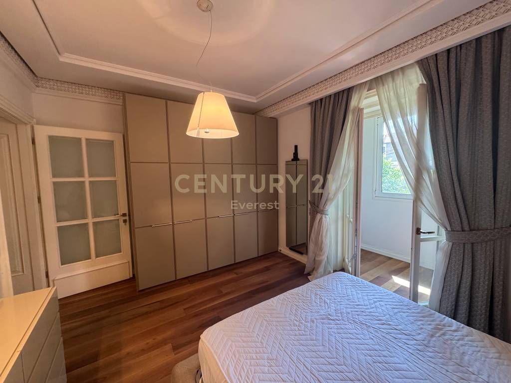 RED SCHOOL, WE RENT 1+1 APARTMENT