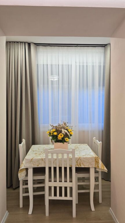 Jepet me qira apartament 1+1 – Rruga Cipajve, Vlorë
