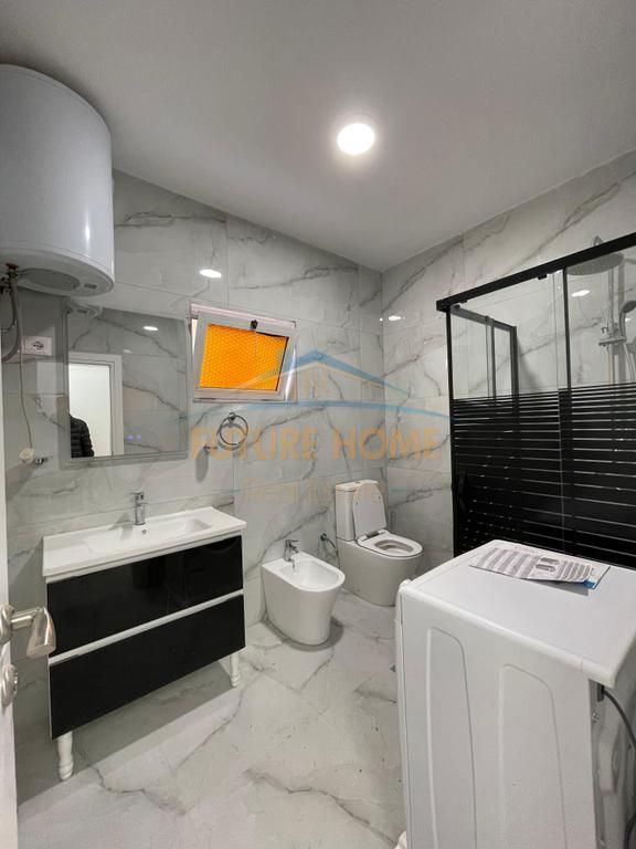 Affitto, Locale Commerciale, Comune di Parigi, Tirana. 800 €