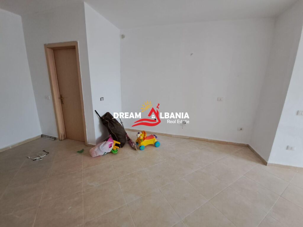Zyre/Garsoniere me qera ne Yzberisht ne afersi te fundit bulevardit ne Tirane (ID 4261794)