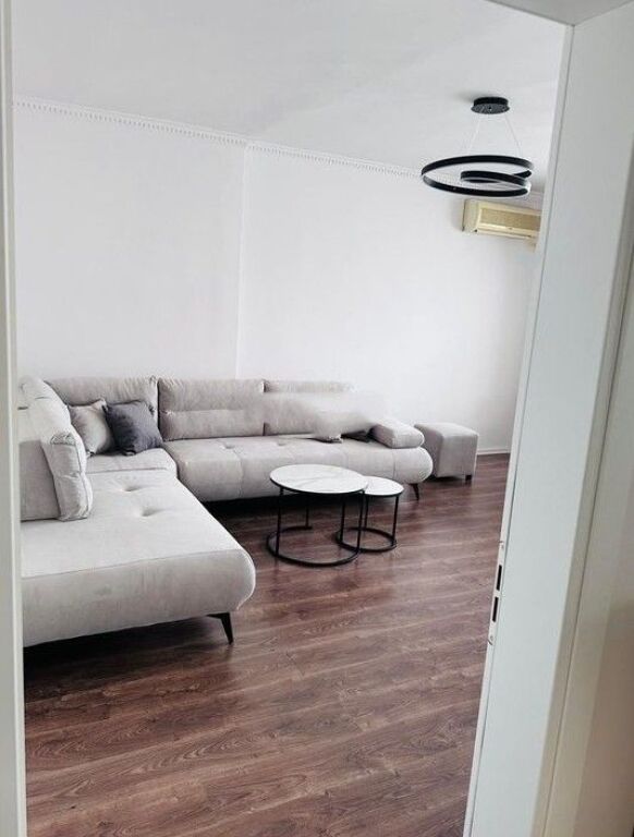Appartamento 1+1 in Affitto in Via Durresit