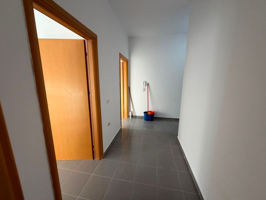 Shitet Apartament yzberisht 165.000€