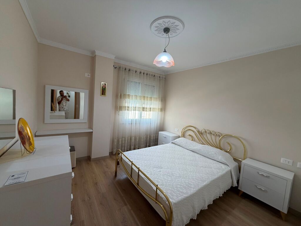 Shitet Apartament 1+1 ne Plazh