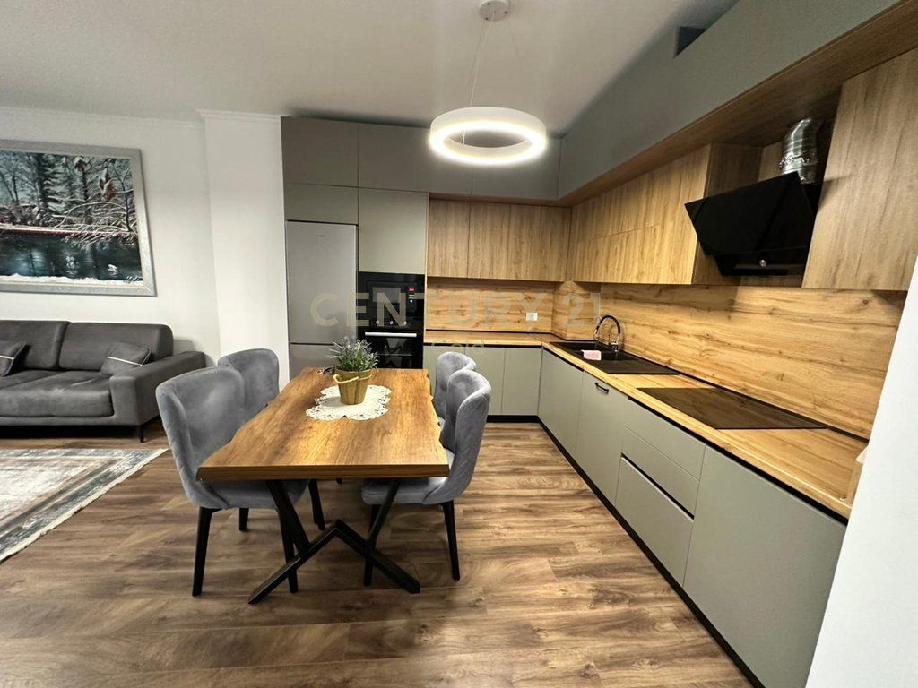 FOR RENT MODERN APARTMENT 2+1+2 + PARKING SPACE NEAR THE NEW MARKET! 1,300 €