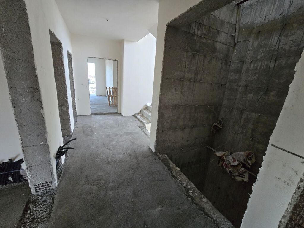 SHITET APARTAMENT 2+1 NE ZONEN E PLAZHIT, DURRES
