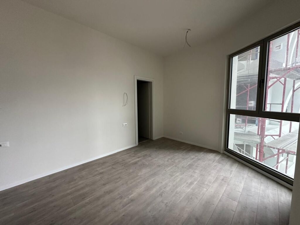 🏢Nuovo Boulevard, Park Avenue locali commerciale in affitto per uffici 3+1+2, vuoto 1.000 Euro (trattabile)