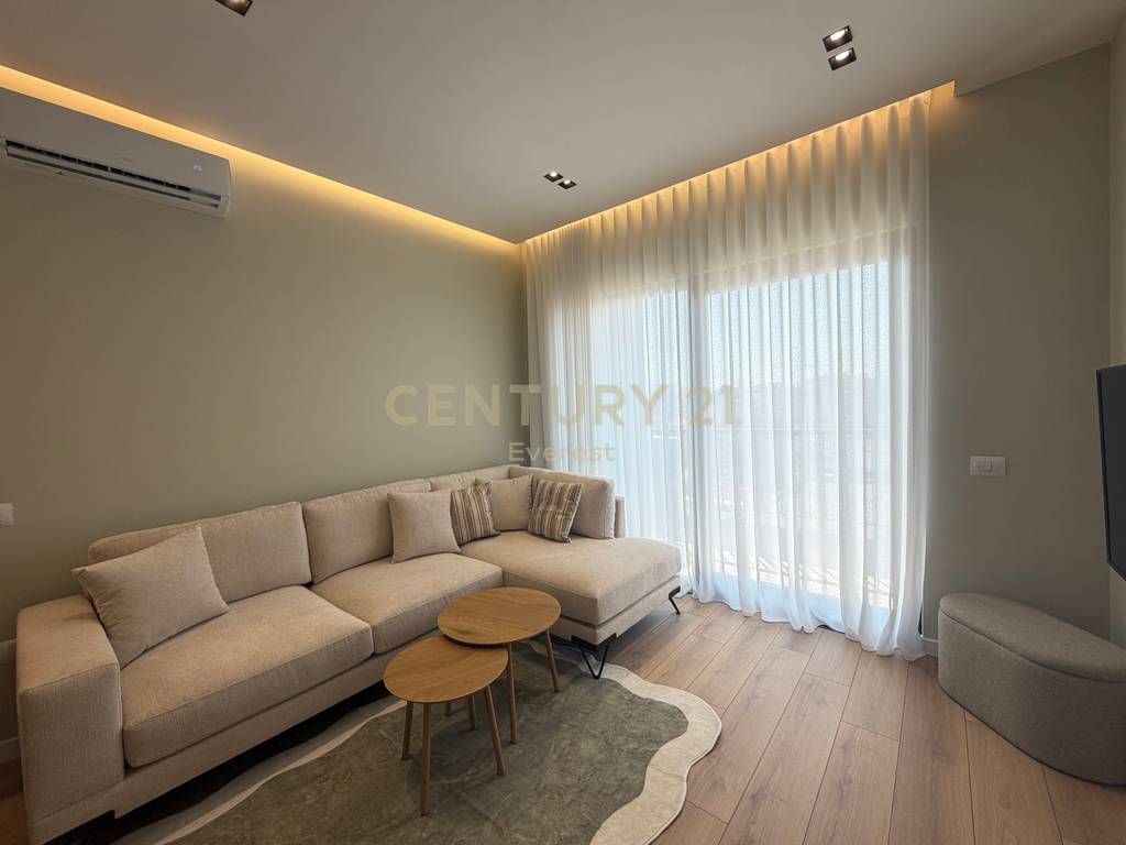 BARRICADES STREET, WE RENT 1+1 APARTMENT FOR RENT!