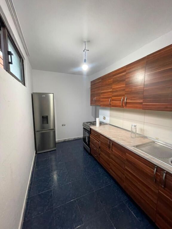 🏡 Shitet Apartament 2+1 prane 📍  Hotel Coloseo 📍Vendodhja: Rruga Viktor Hugo 💶 Çmimi: 163.000€