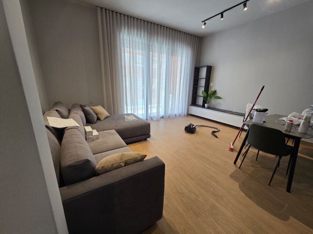 For rent 1+1 plus parking space, Delijorgj