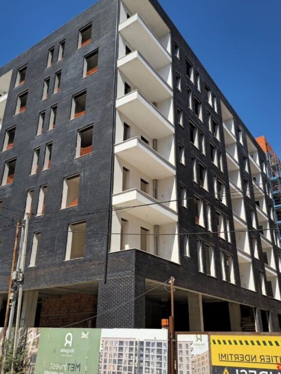 🏡 Apartment 2+1 with Veranda for Sale – Ringside Residence, Paskuqan