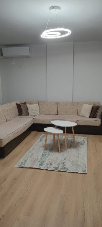 Jepet me Qera Apartament 2+1 në Laprakë 600 Mije Leke