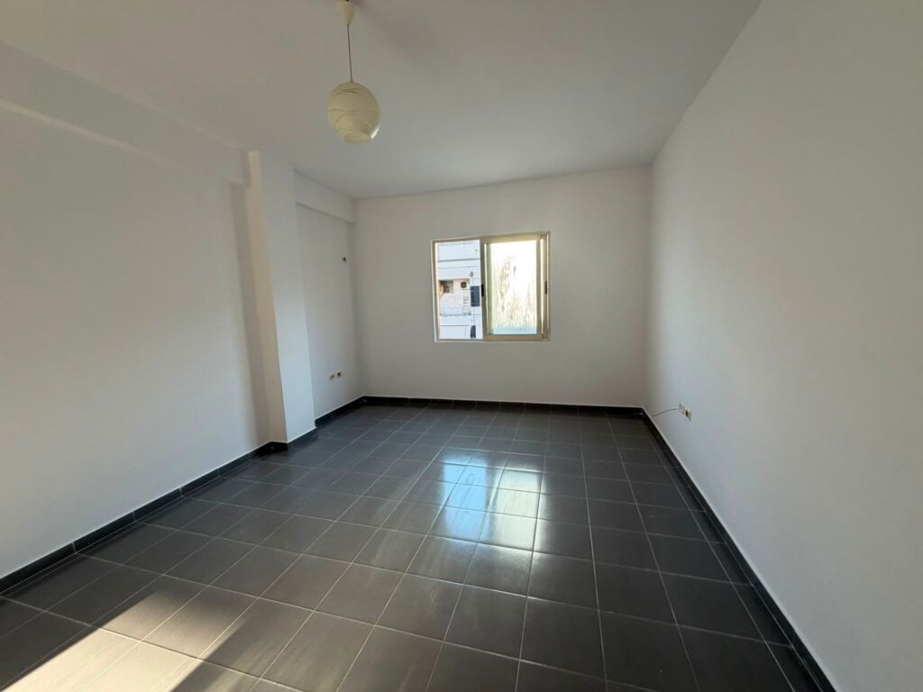 Shitet Apartament yzberisht 165.000€