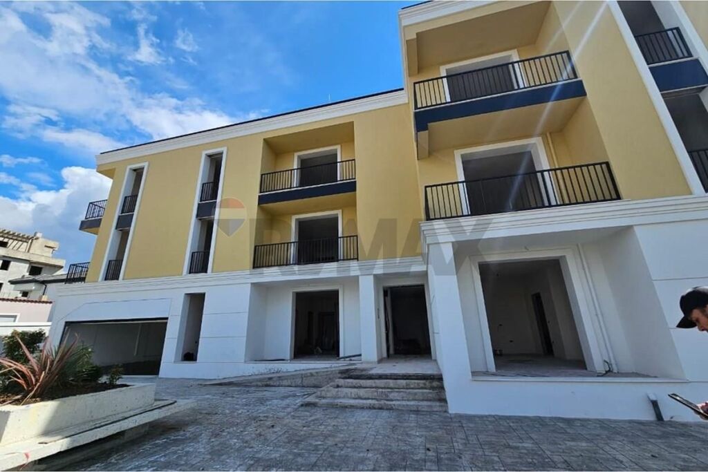 Apartament 2+1 për Shitje në Kompleks në Sauk.