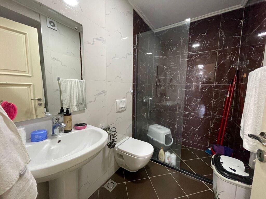 🏡 SHITET PENTHOUSE 3+1 – Kopshti Botanik, Tiranë 360.000€