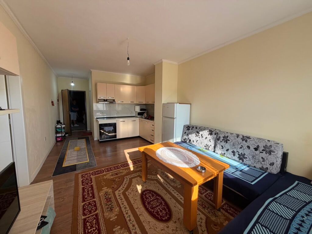 🏠 Jepet me qira apartament 1+1