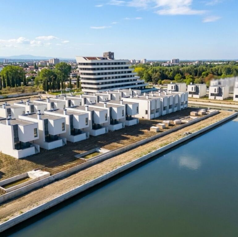 🏡 Shitet Apartament 1+1 – Gjiri i Lalzit, Turquoise Marina