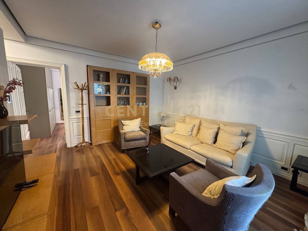 RED SCHOOL, WE RENT 1+1 APARTMENT